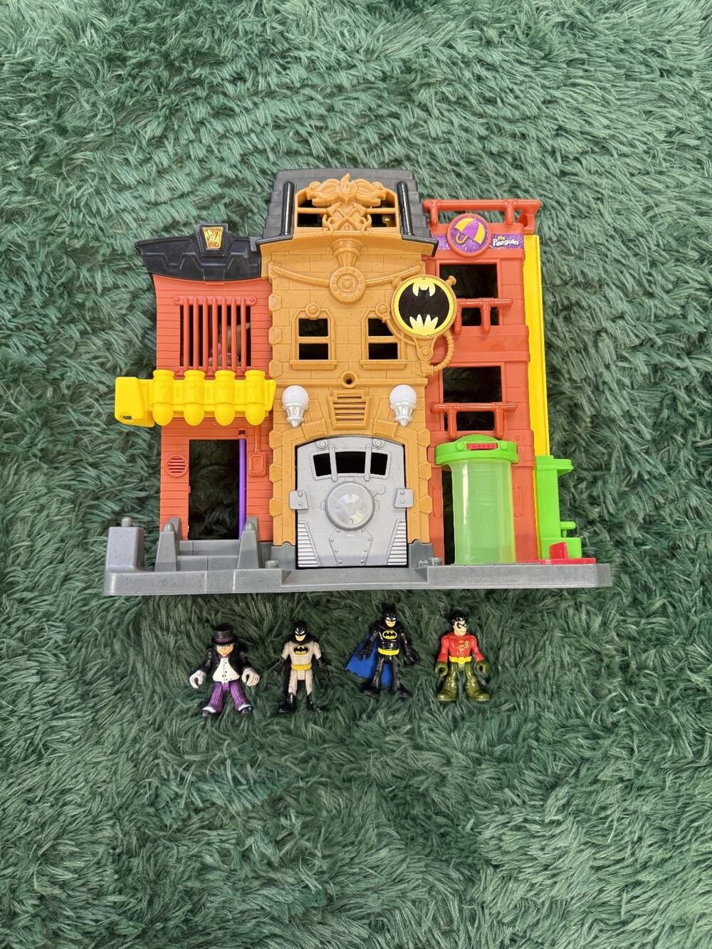 Fisher-Price Imaginext DC Super Friends Gotham City Playset 4 Figures Batman